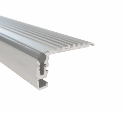 Goede prijs de geleide van de LEIDENE van het aluminiumkanaal Profielen Aluminiumuitdrijving voor tredeverlichting online